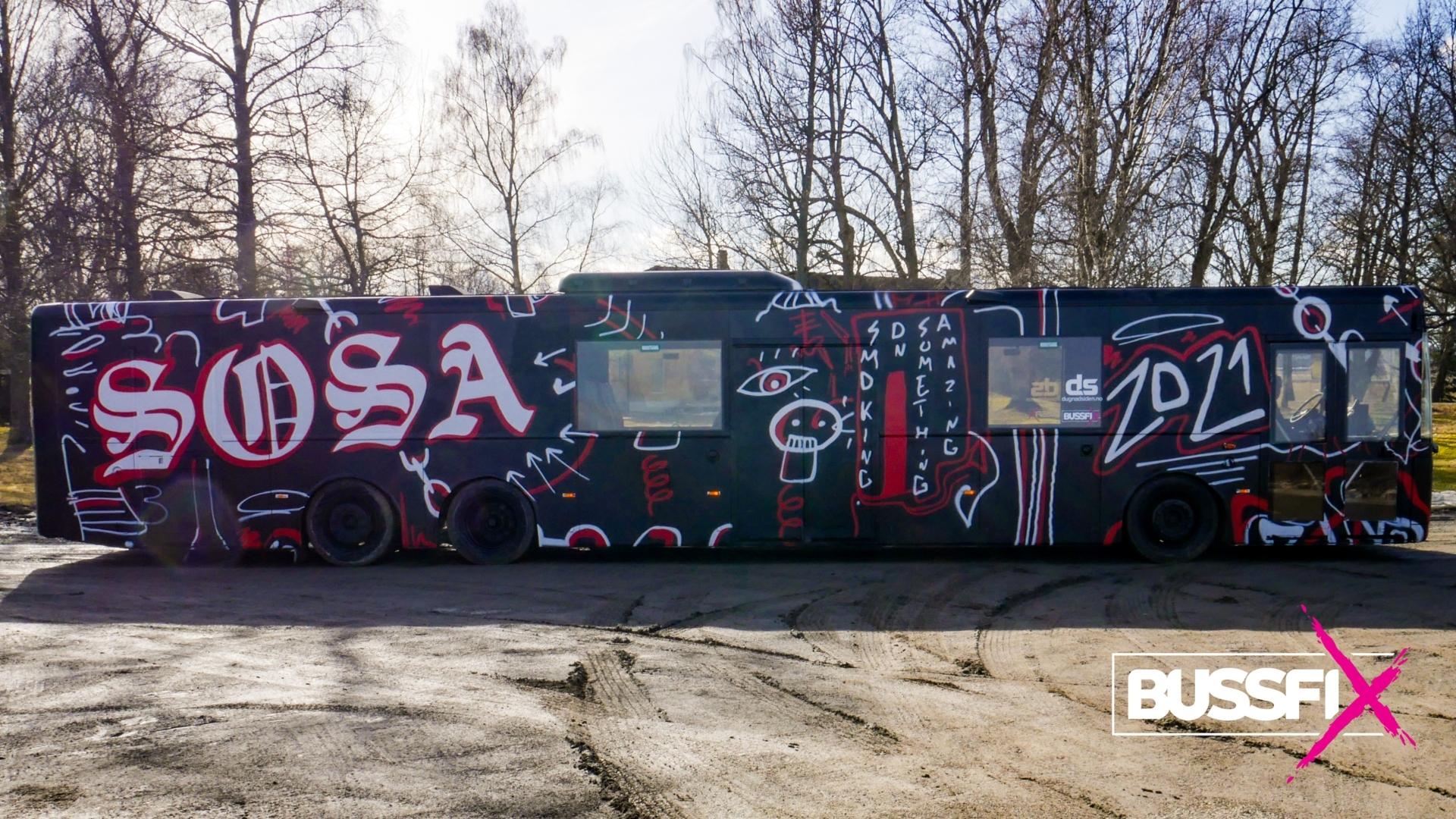 Leie graffiti russebuss